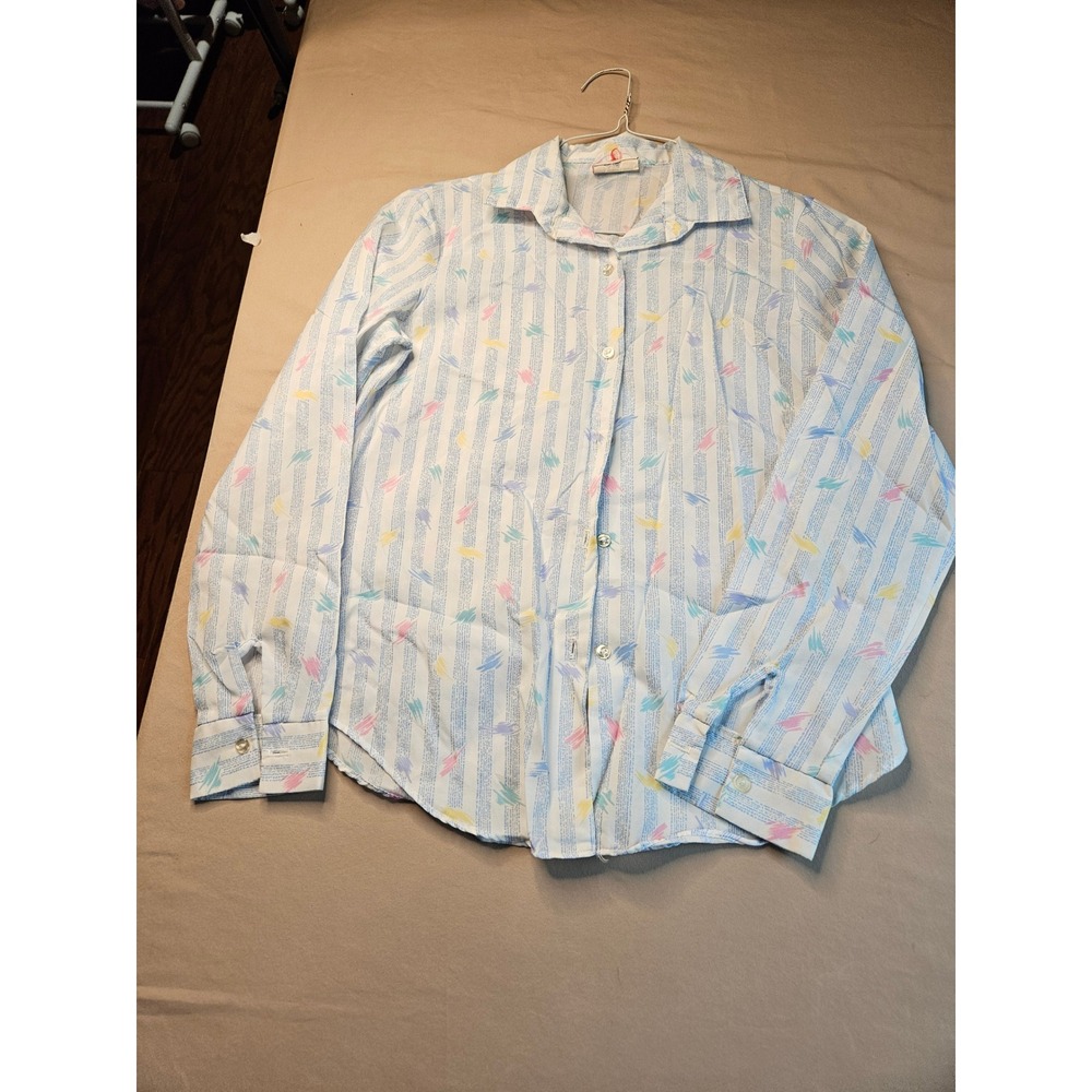 Vintage Shirt Accent - Button Up Long Sleeve Colorful Print Shirt Womenswear